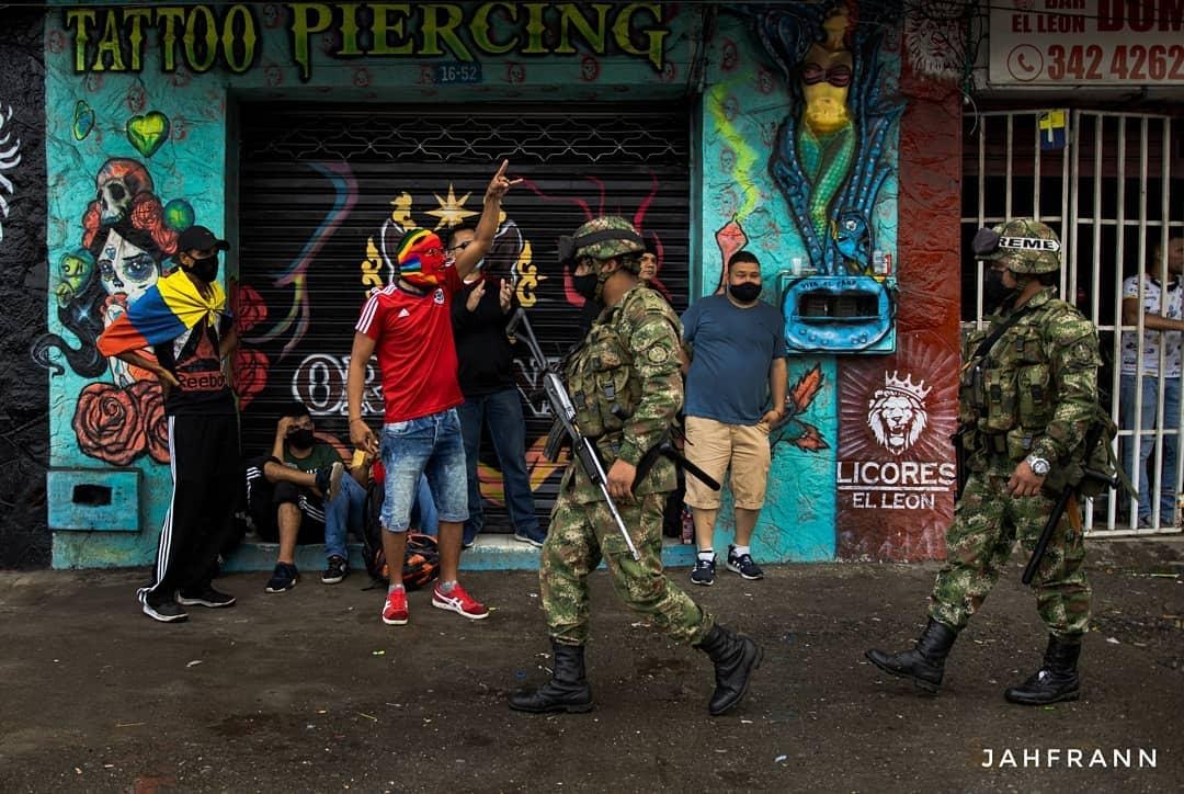 colombians citizens see army on the streets colombians citizens see army on the streets